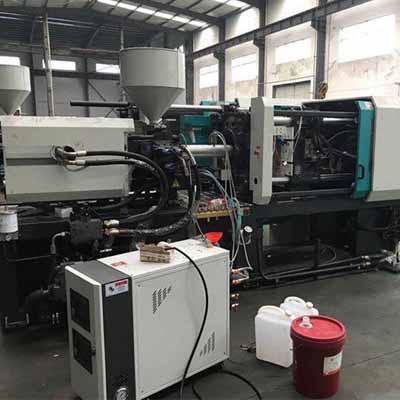 <b>Bakelite injection molding machine</b>